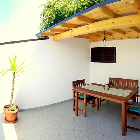 Apartmani Tina Jelsa  Esterno foto