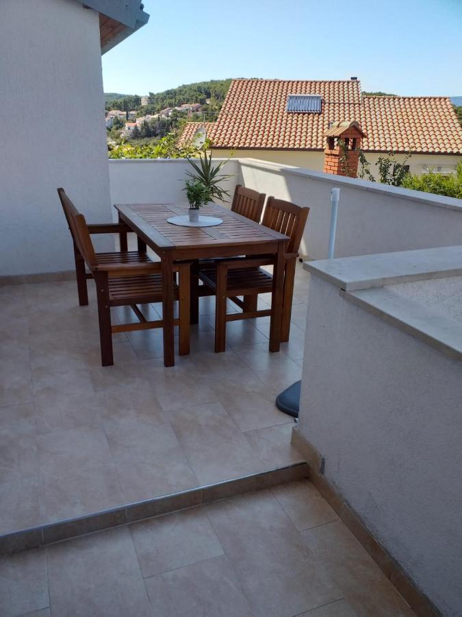 Apartmani Tina Jelsa  Esterno foto