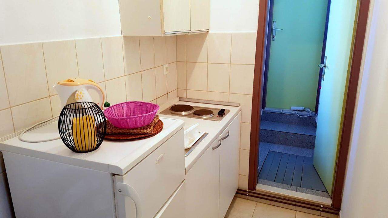 Apartmani Tina Jelsa  Esterno foto