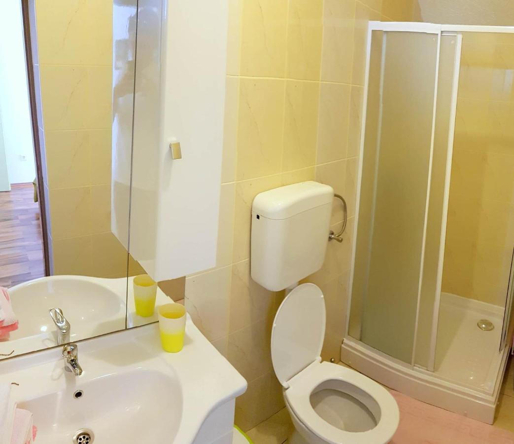 Apartmani Tina Jelsa  Esterno foto