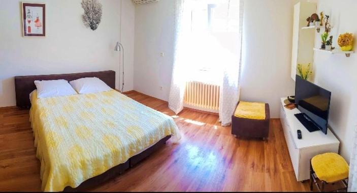 Apartmani Tina Jelsa  Esterno foto