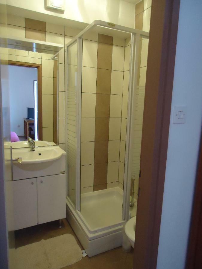 Apartmani Tina Jelsa  Esterno foto